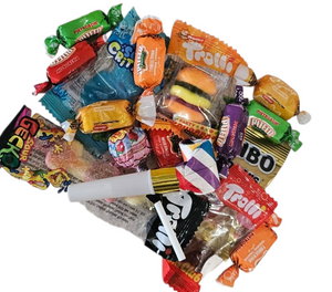 Small Fortnite-themed loot box filled with Trolli lollies, lollipop, and party blower, topped with a Fortnite sticker.